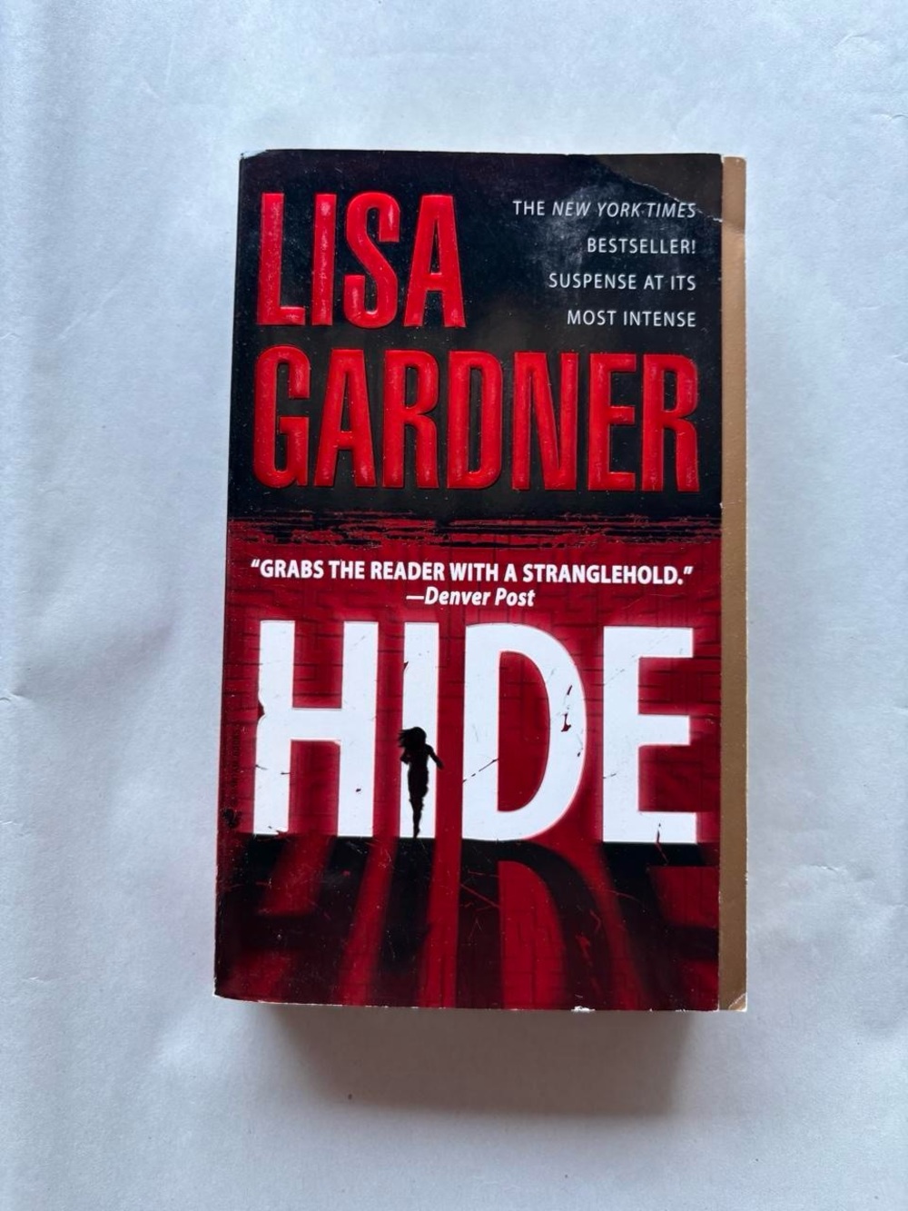 Lisa Gardner's "Hide" book